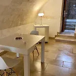 Konukevi Euvodia Luxury