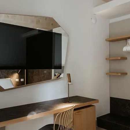 Euvodia Luxury Affittacamere 4*